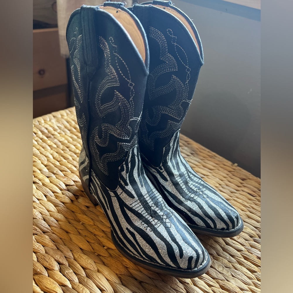 Roper boots, little kids size 11.